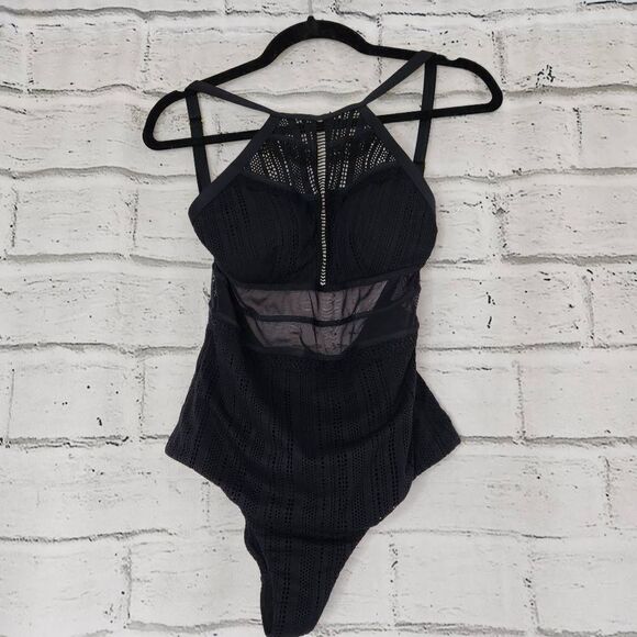 Afriel & Tabbris Crochet Lace Open Back Halter One Piece Swimsuit Black Size 6 - Picture 1 of 15